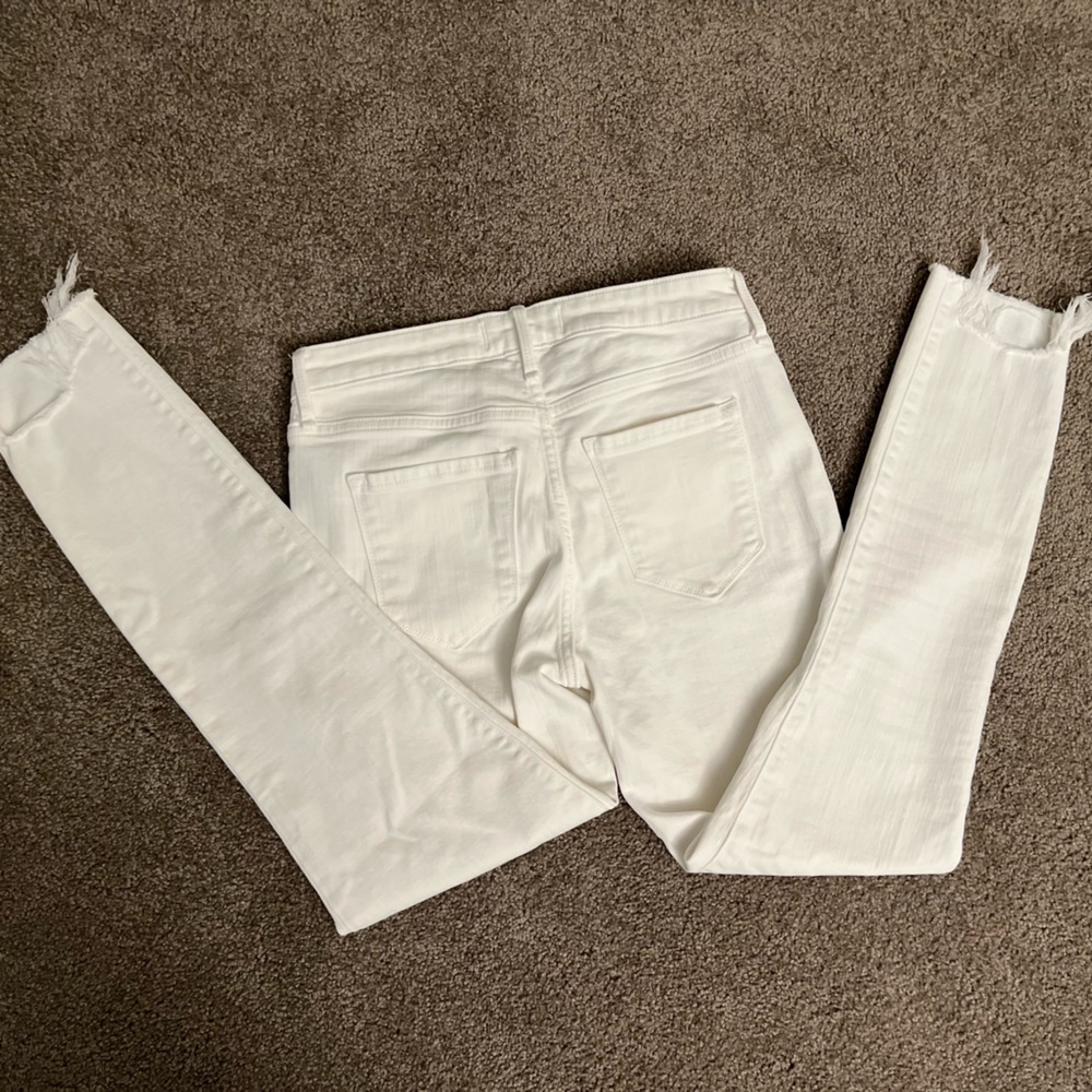 Abercrombie & Fitch mid- rise super skinny 4/27
